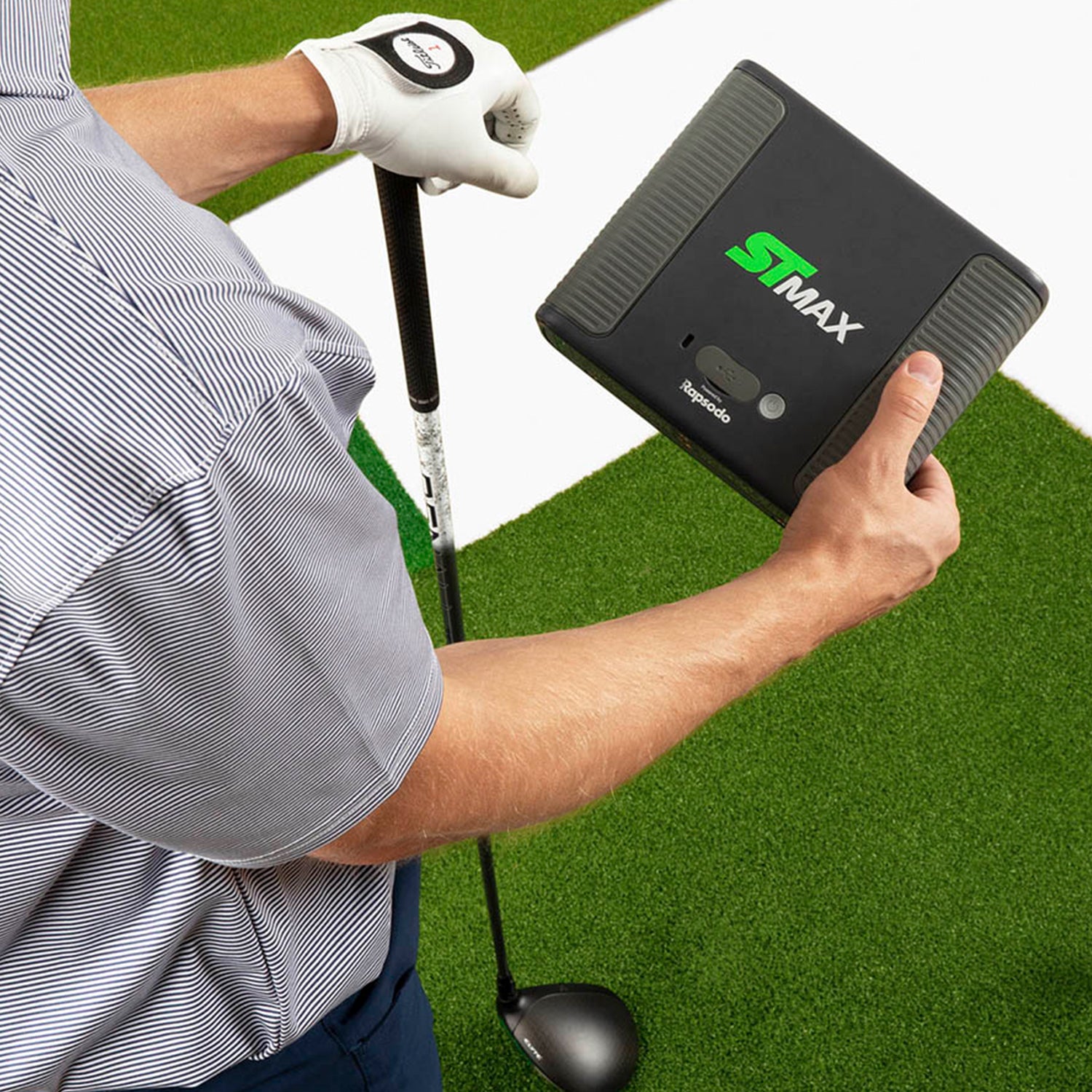 SKYTRAK ST MAX Golf Simulator | Premium Studio Package